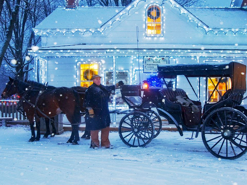 alightatnight-pommier-carriage