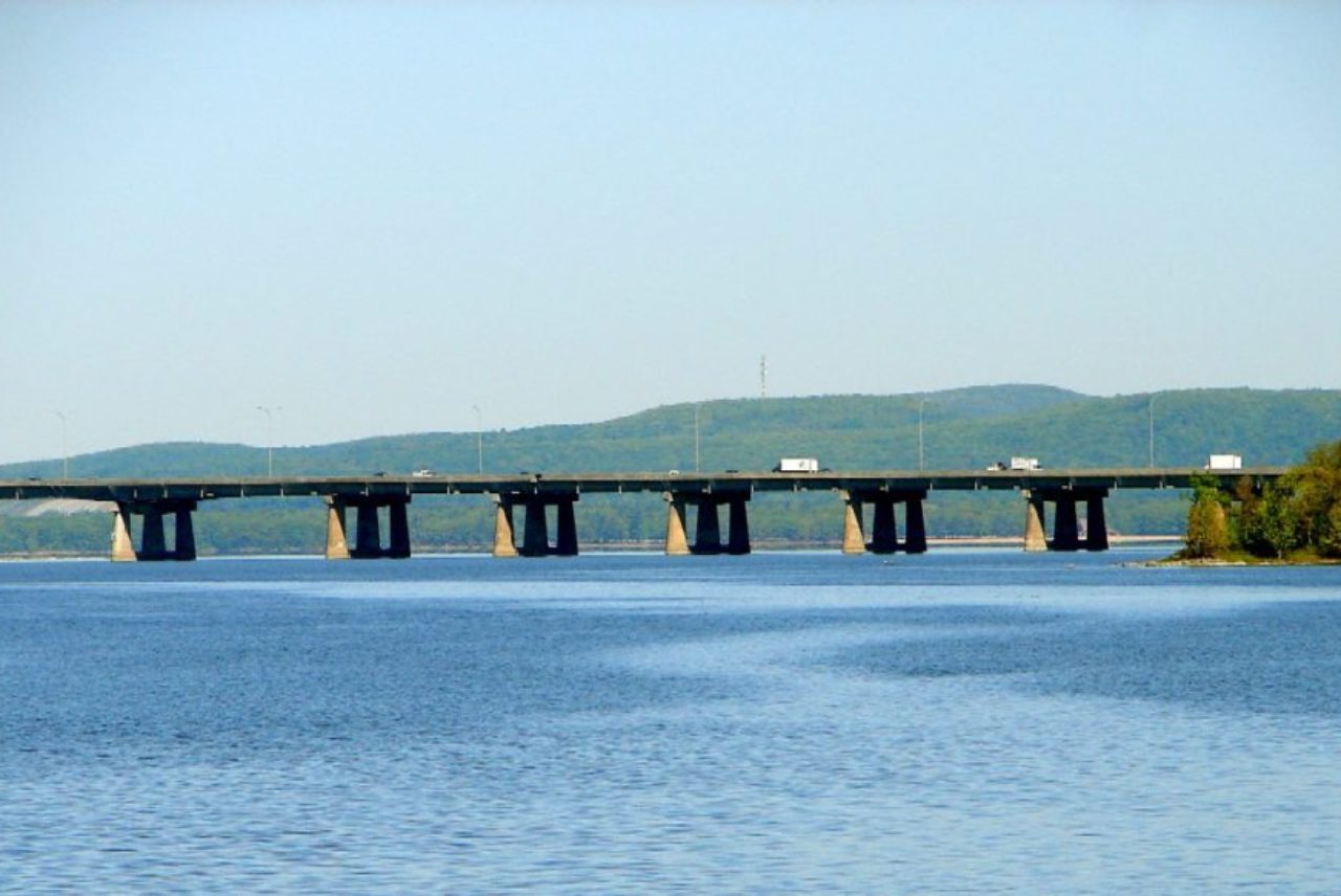 ile-aux-tourtes-bridge-montreal