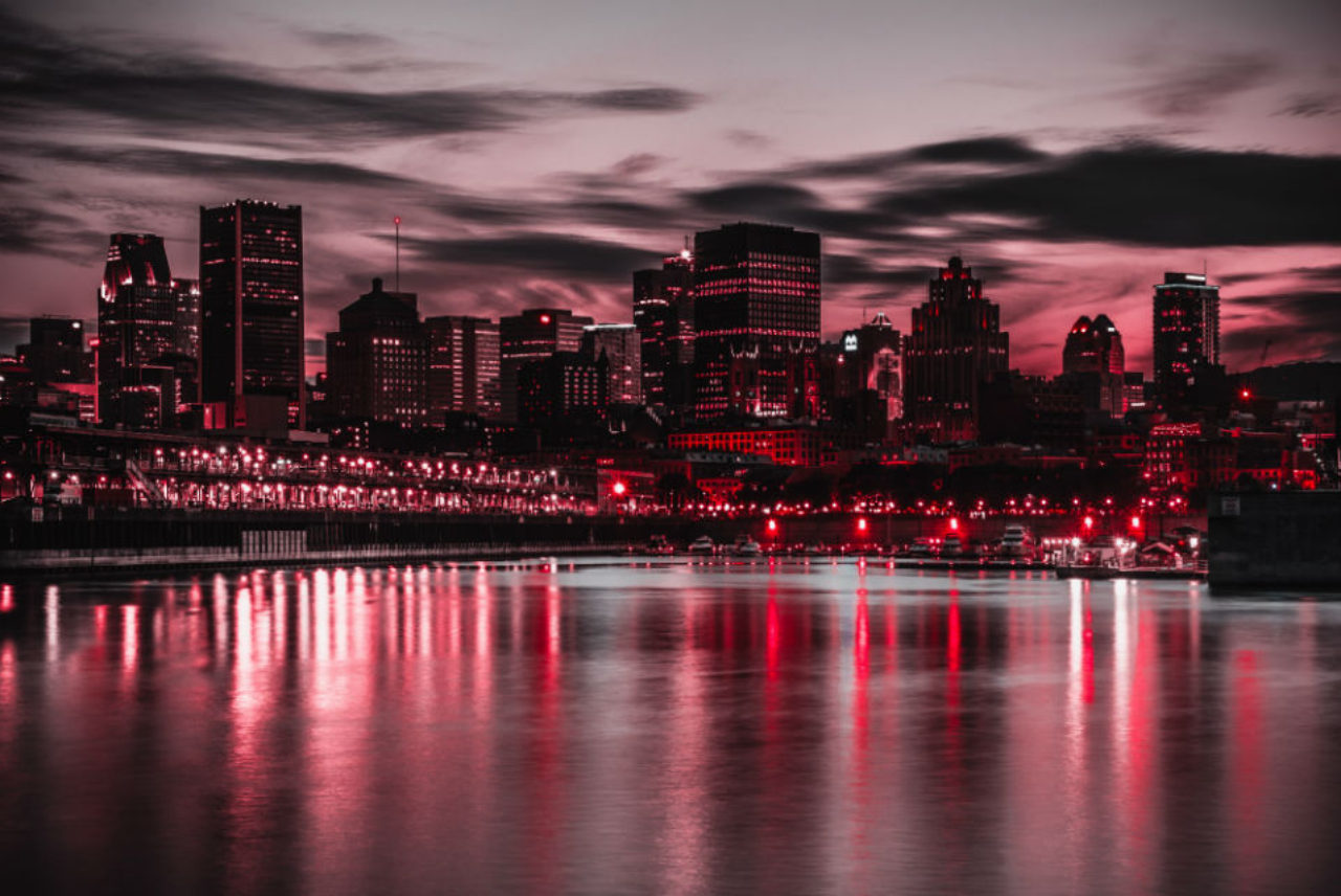 red-tint-sky-view-montreal-marc-olivier-jodoin-423174-unsplash