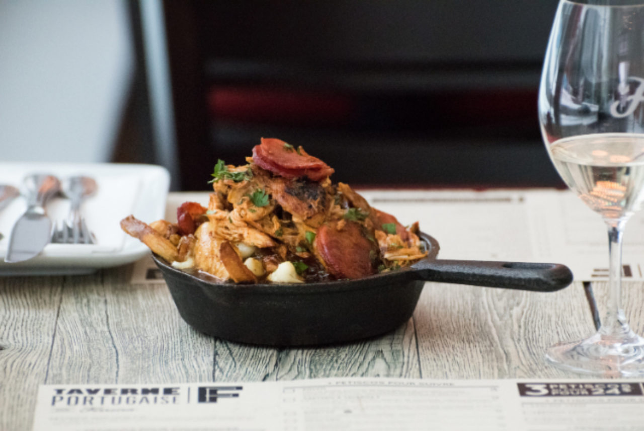 taverna-f-poutine-week-2019-Chicken. Chouriço. Vinho, poutine